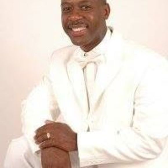 Meet your Posher, Lorenzo - Picture 1 of 1